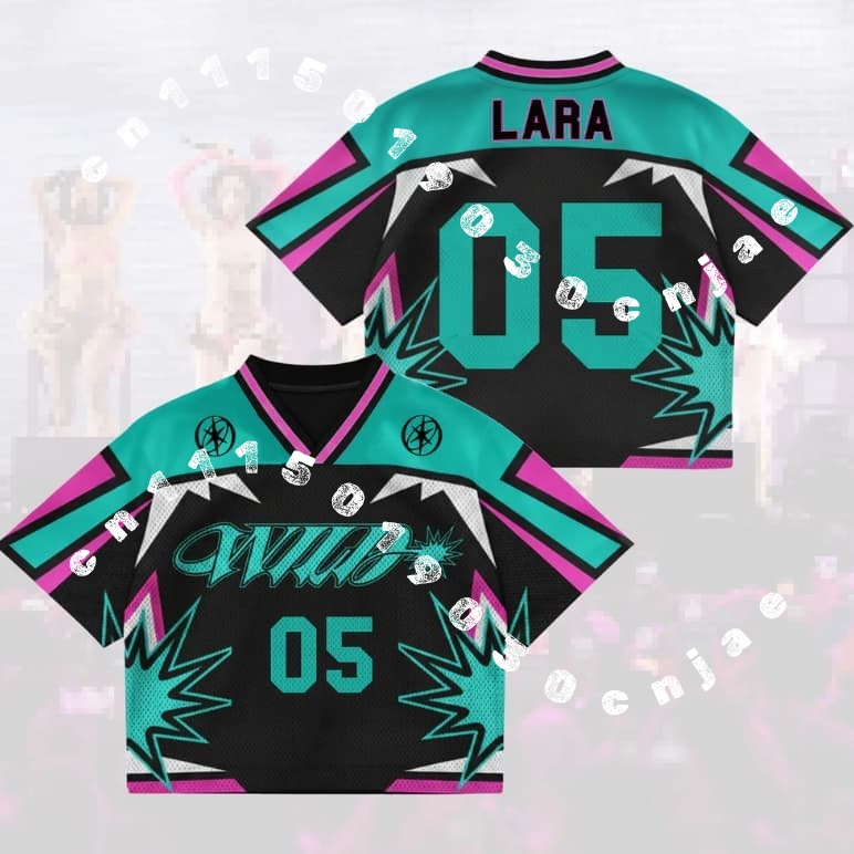 Kpop KATSEYE Lara No.05 Grafic – Street Fashion Kpop recenzja i cena